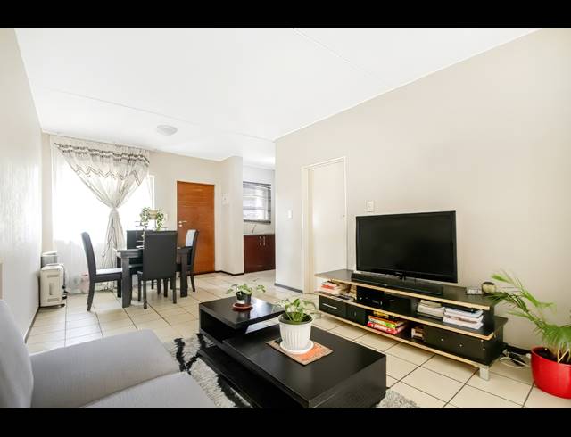 1 BEDROOM APARTMENT FOR SALE IN FERNDALE